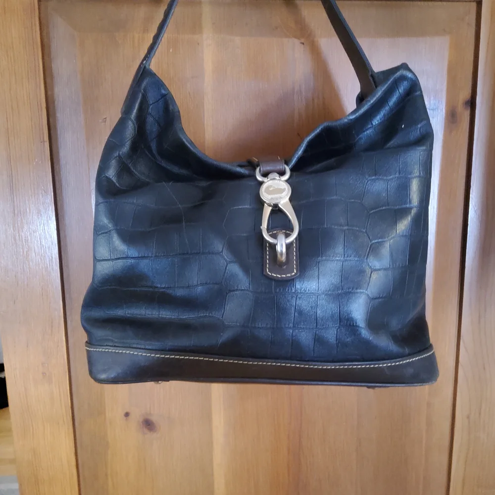 Dooney & Bourke Black Croc Embossed Logo Lock Sac Bag GUC - Picture 14 of 16